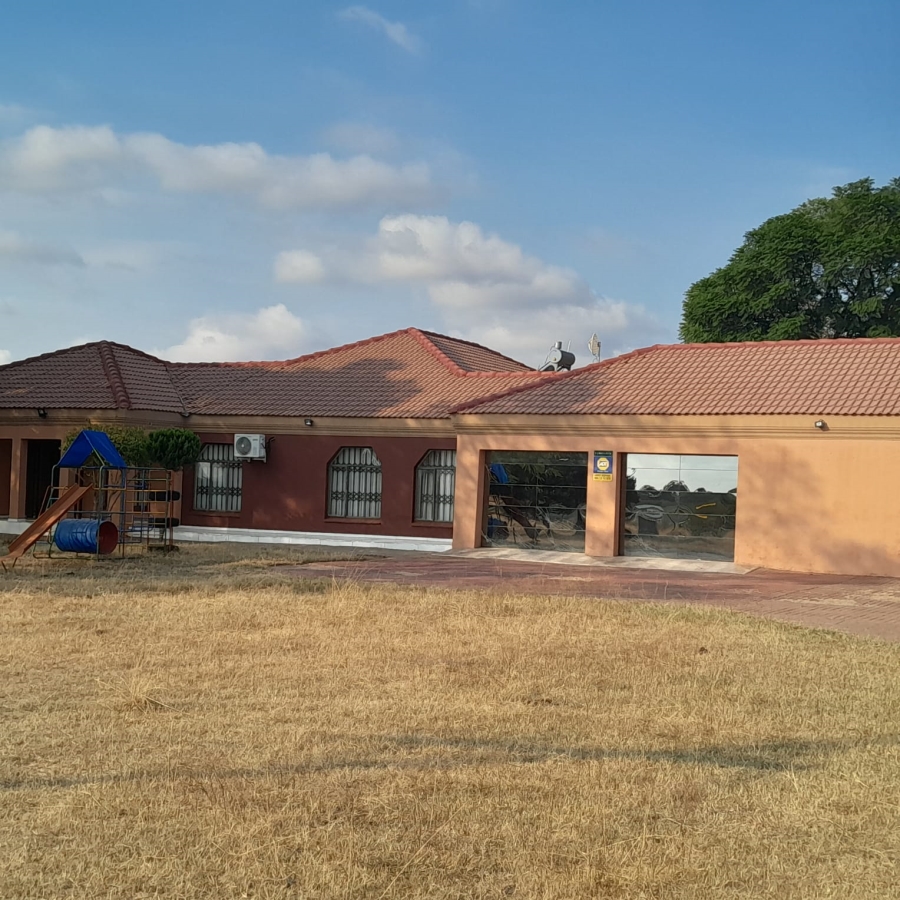 5 Bedroom Property for Sale in Doornbult Limpopo