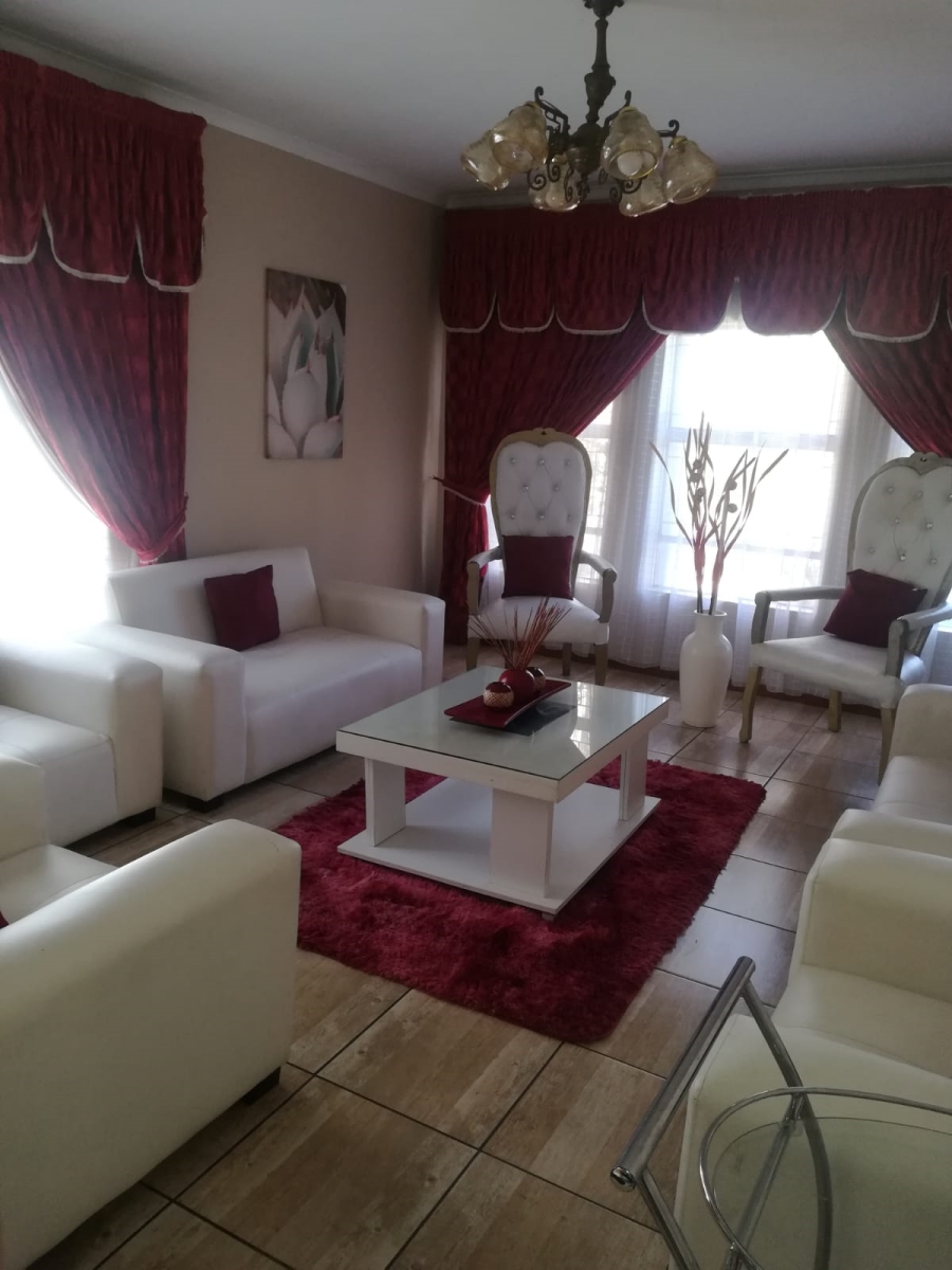 To Let 5 Bedroom Property for Rent in Annadale Limpopo