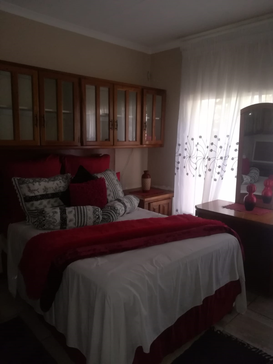 To Let 5 Bedroom Property for Rent in Annadale Limpopo