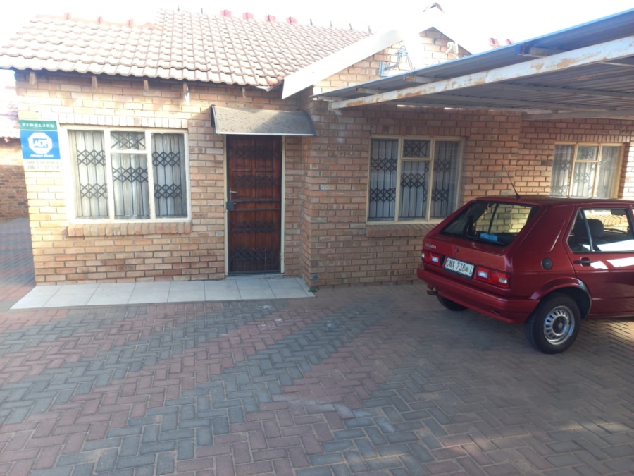 3 Bedroom Property for Sale in Madiba Park Limpopo