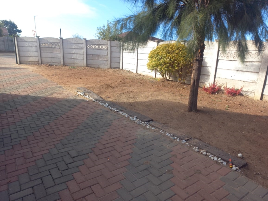 3 Bedroom Property for Sale in Madiba Park Limpopo