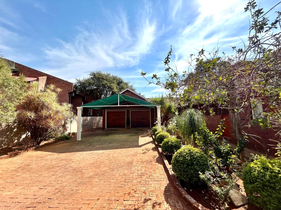 3 Bedroom Property for Sale in Chroompark Limpopo