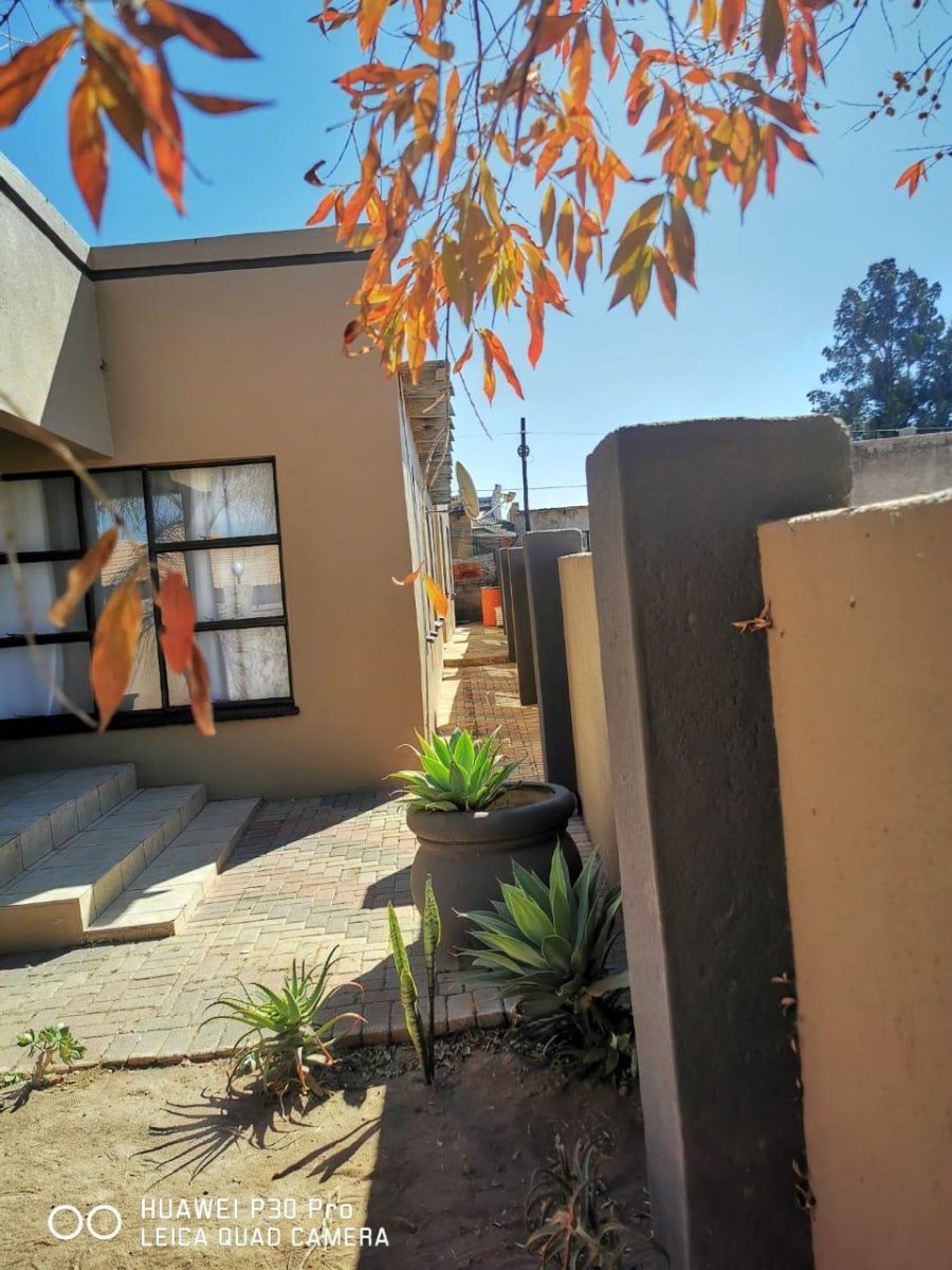 5 Bedroom Property for Sale in Seshego Limpopo