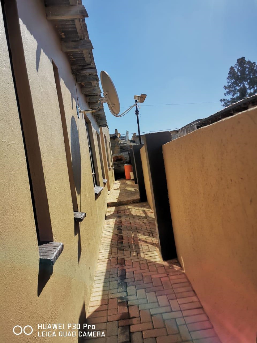 5 Bedroom Property for Sale in Seshego Limpopo