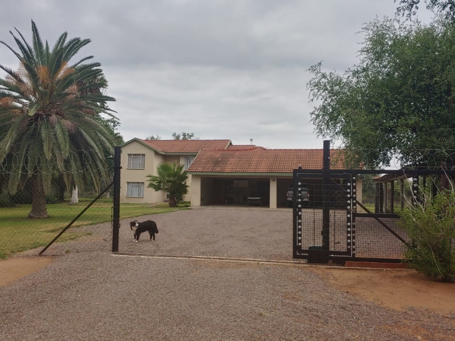 5 Bedroom Property for Sale in Koedoeskop Limpopo