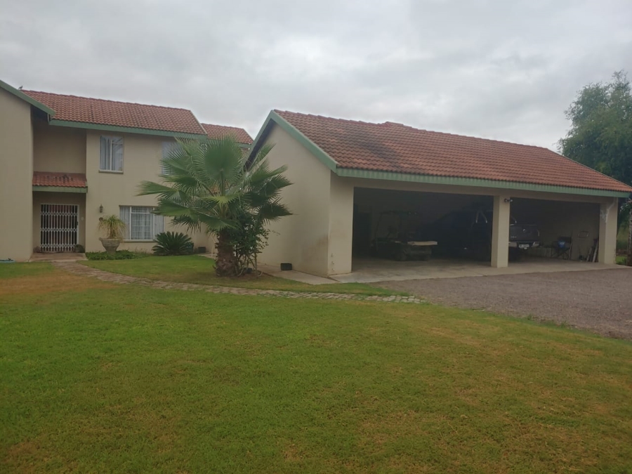 5 Bedroom Property for Sale in Koedoeskop Limpopo