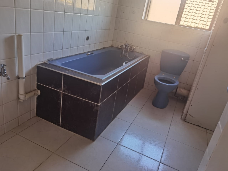 2 Bedroom Property for Sale in Polokwane Central Limpopo