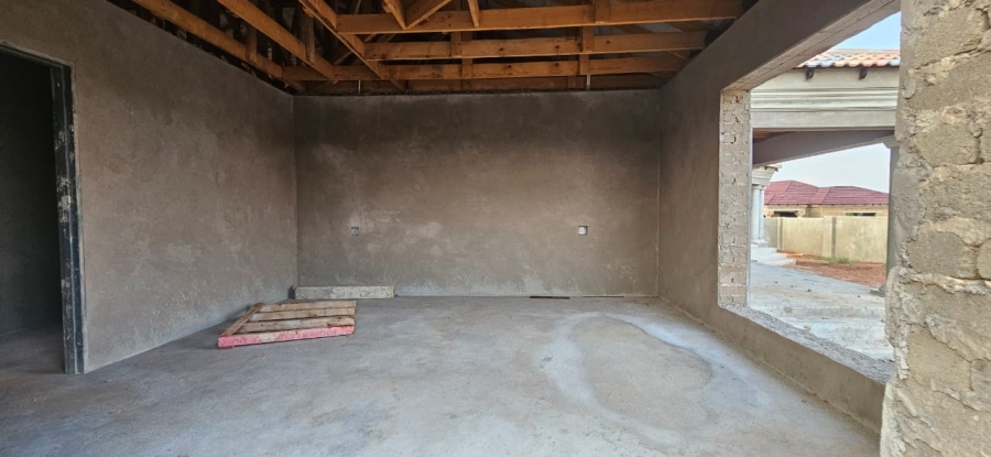 3 Bedroom Property for Sale in Ka Mphambo Limpopo