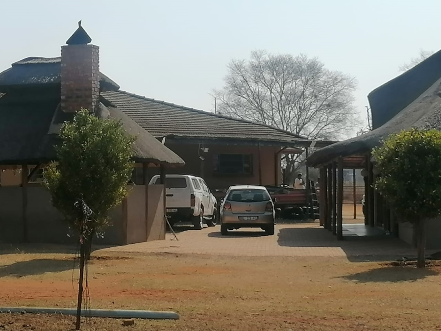 5 Bedroom Property for Sale in Dalmada A H Limpopo