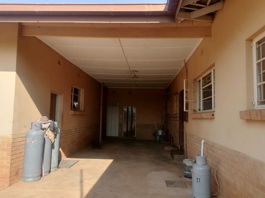 5 Bedroom Property for Sale in Dalmada A H Limpopo