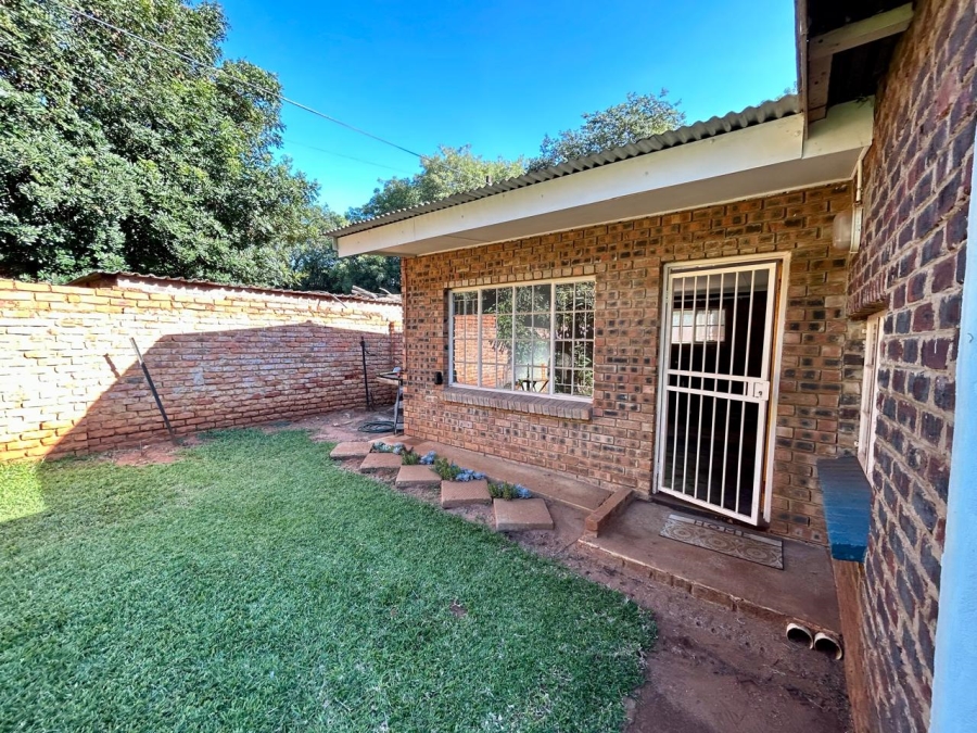 6 Bedroom Property for Sale in Kameeldoringpark Limpopo