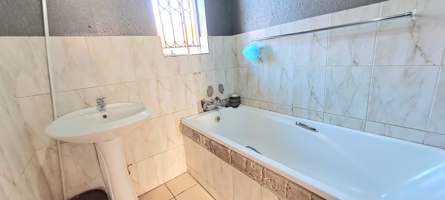 3 Bedroom Property for Sale in Seshego 9J Limpopo