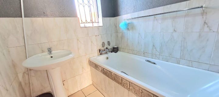 3 Bedroom Property for Sale in Madiba Park Limpopo