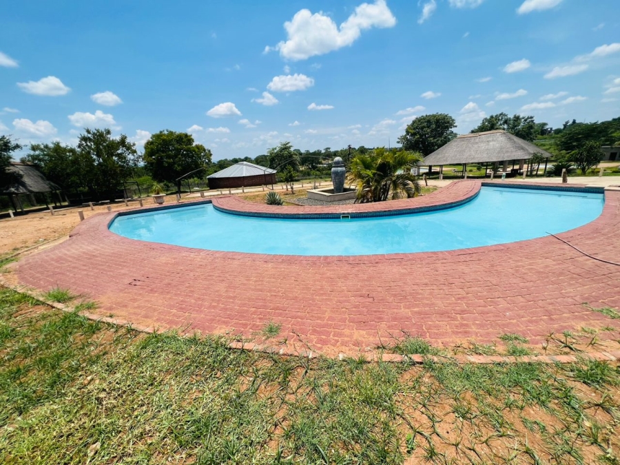 2 Bedroom Property for Sale in Doveni Limpopo