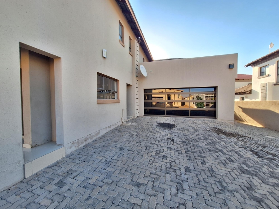 4 Bedroom Property for Sale in Woodhill Estate Limpopo