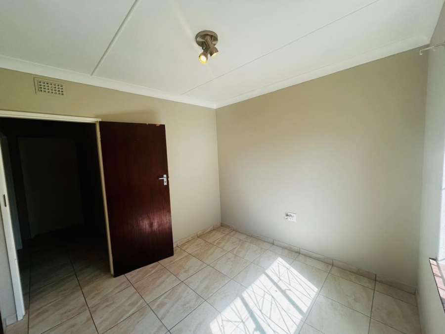 To Let 4 Bedroom Property for Rent in Impala Park Limpopo