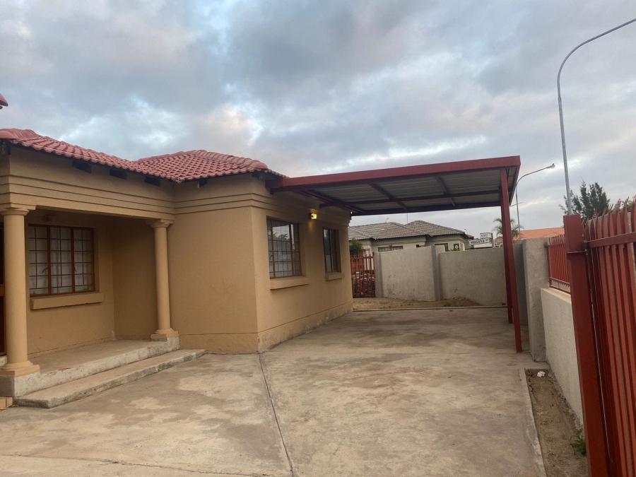 3 Bedroom Property for Sale in Rethabile Gardens Limpopo