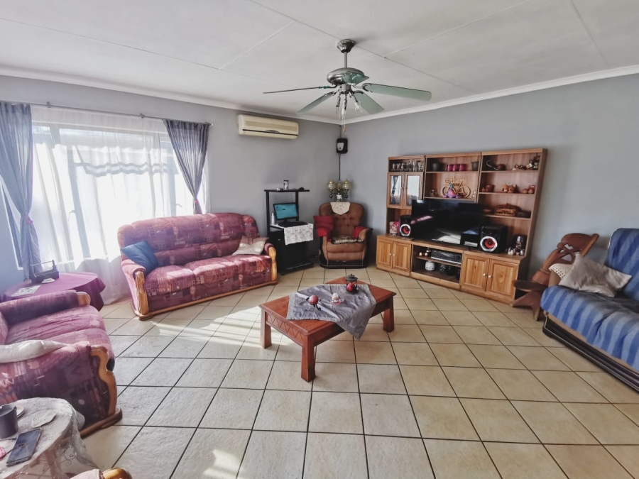 4 Bedroom Property for Sale in Fauna Park Limpopo