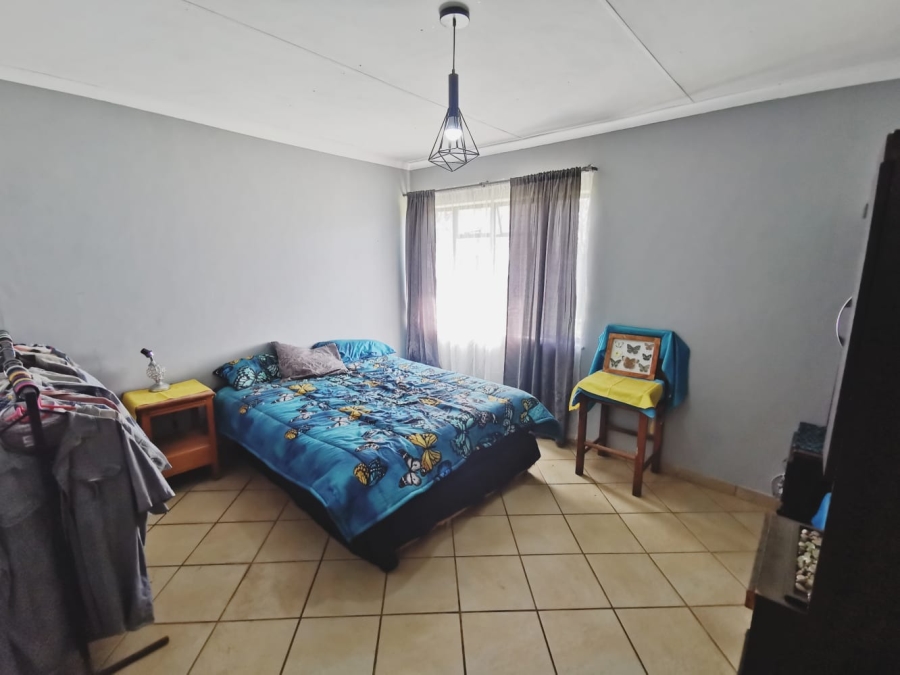 4 Bedroom Property for Sale in Fauna Park Limpopo