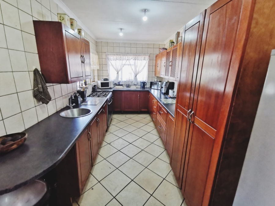 4 Bedroom Property for Sale in Fauna Park Limpopo