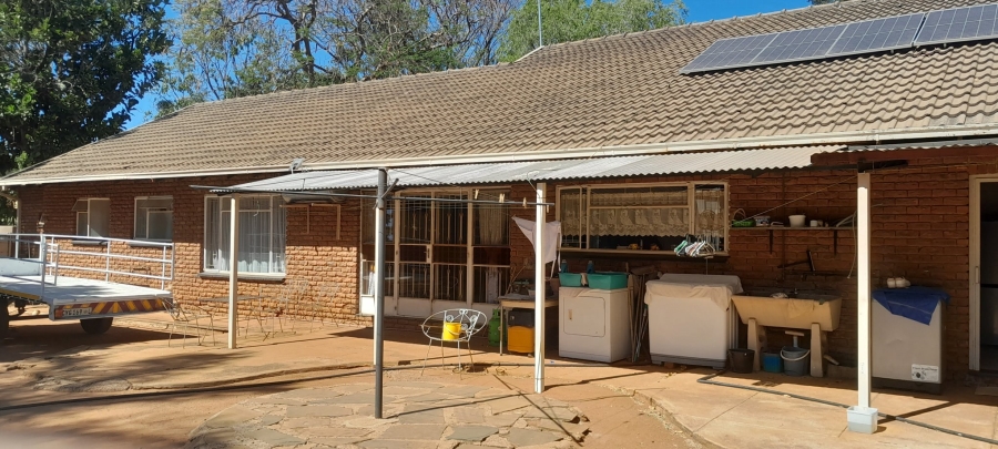 5 Bedroom Property for Sale in Mookgopong Limpopo