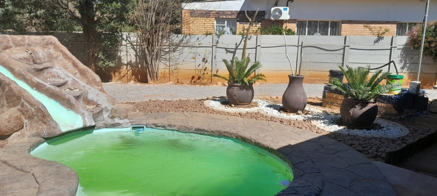 5 Bedroom Property for Sale in Mookgopong Limpopo