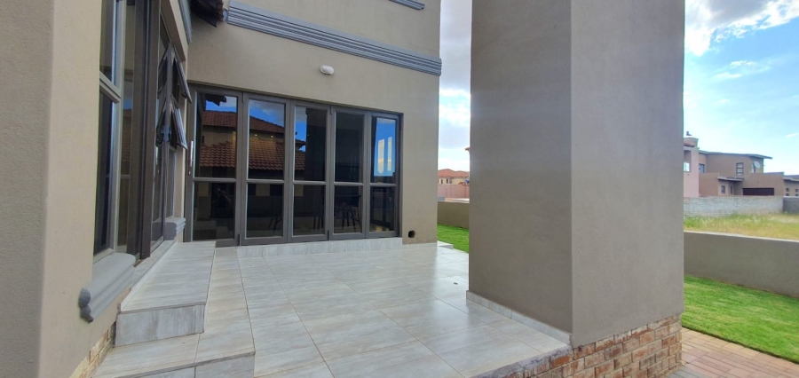 5 Bedroom Property for Sale in Woodhill Estate Limpopo