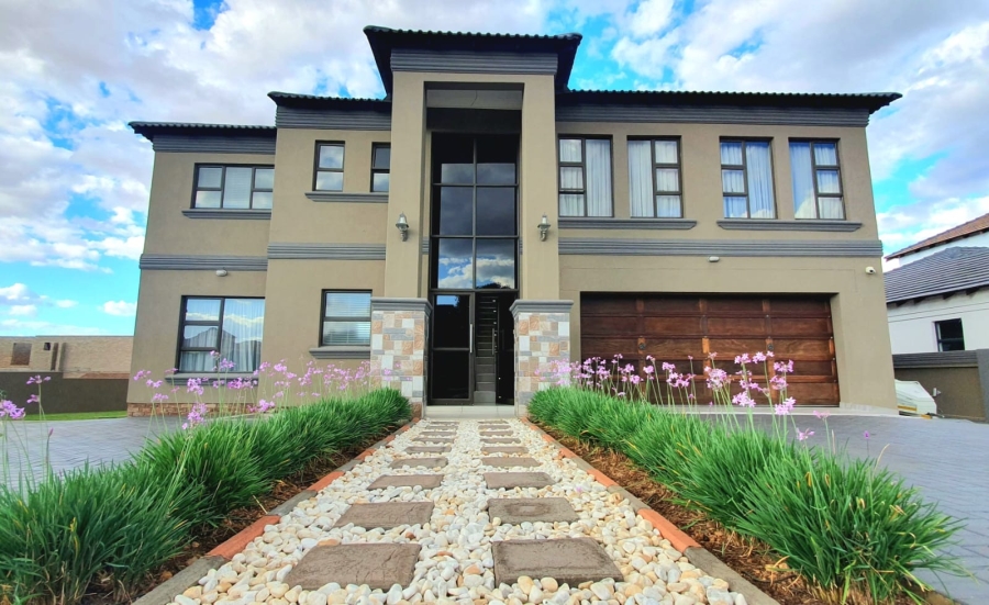 5 Bedroom Property for Sale in Woodhill Estate Limpopo