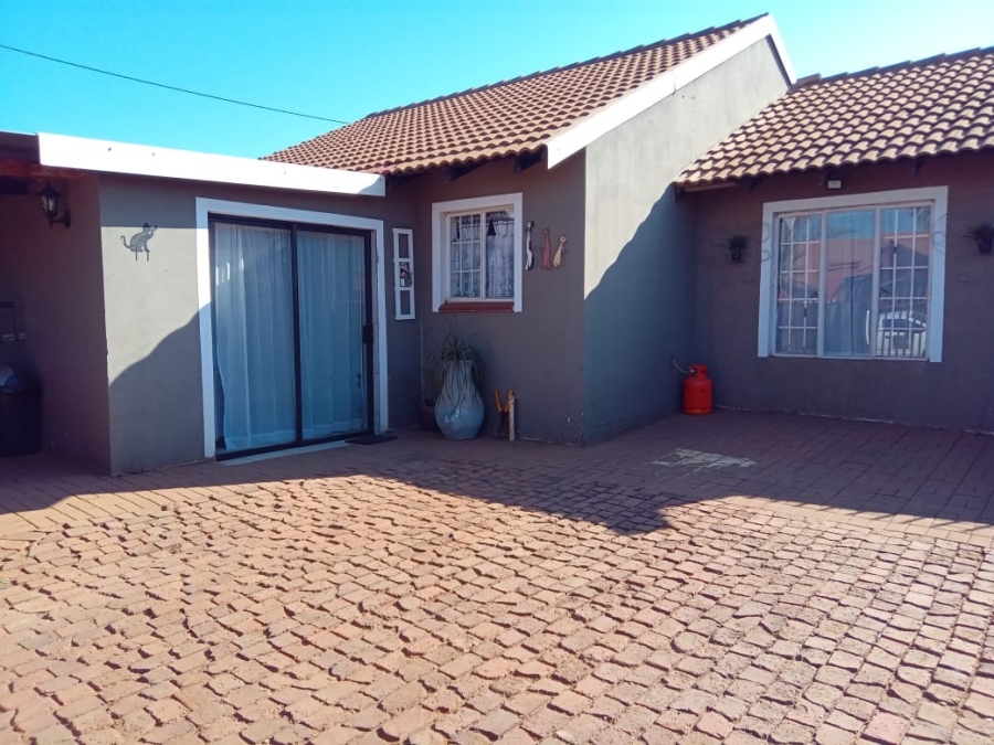 3 Bedroom Property for Sale in Northam Limpopo