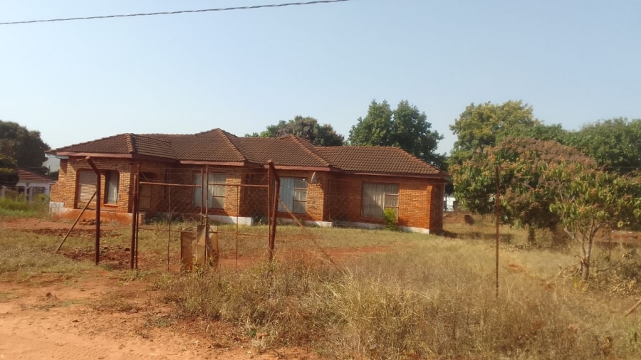 4 Bedroom Property for Sale in Makonde Limpopo