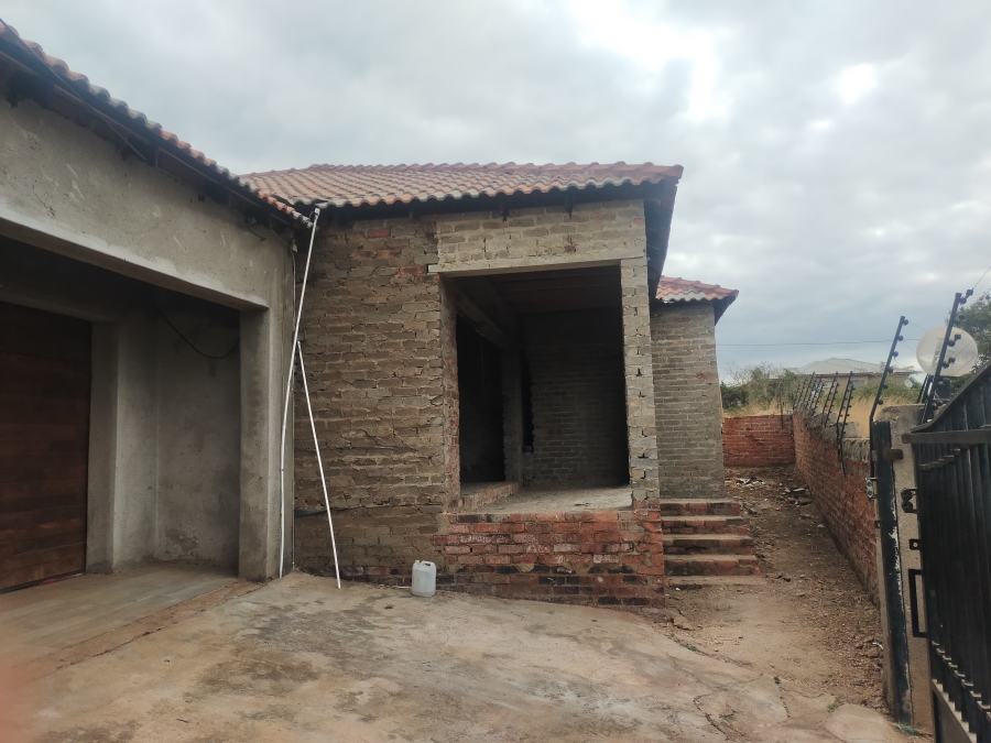 3 Bedroom Property for Sale in Makhuvha A Limpopo