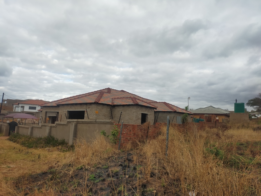 3 Bedroom Property for Sale in Makhuvha A Limpopo