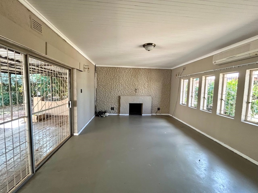 5 Bedroom Property for Sale in Impala Park Limpopo