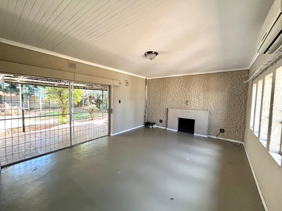 5 Bedroom Property for Sale in Impala Park Limpopo