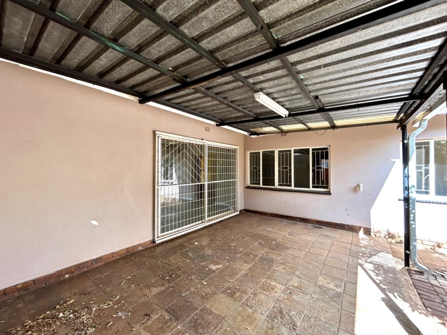 5 Bedroom Property for Sale in Impala Park Limpopo