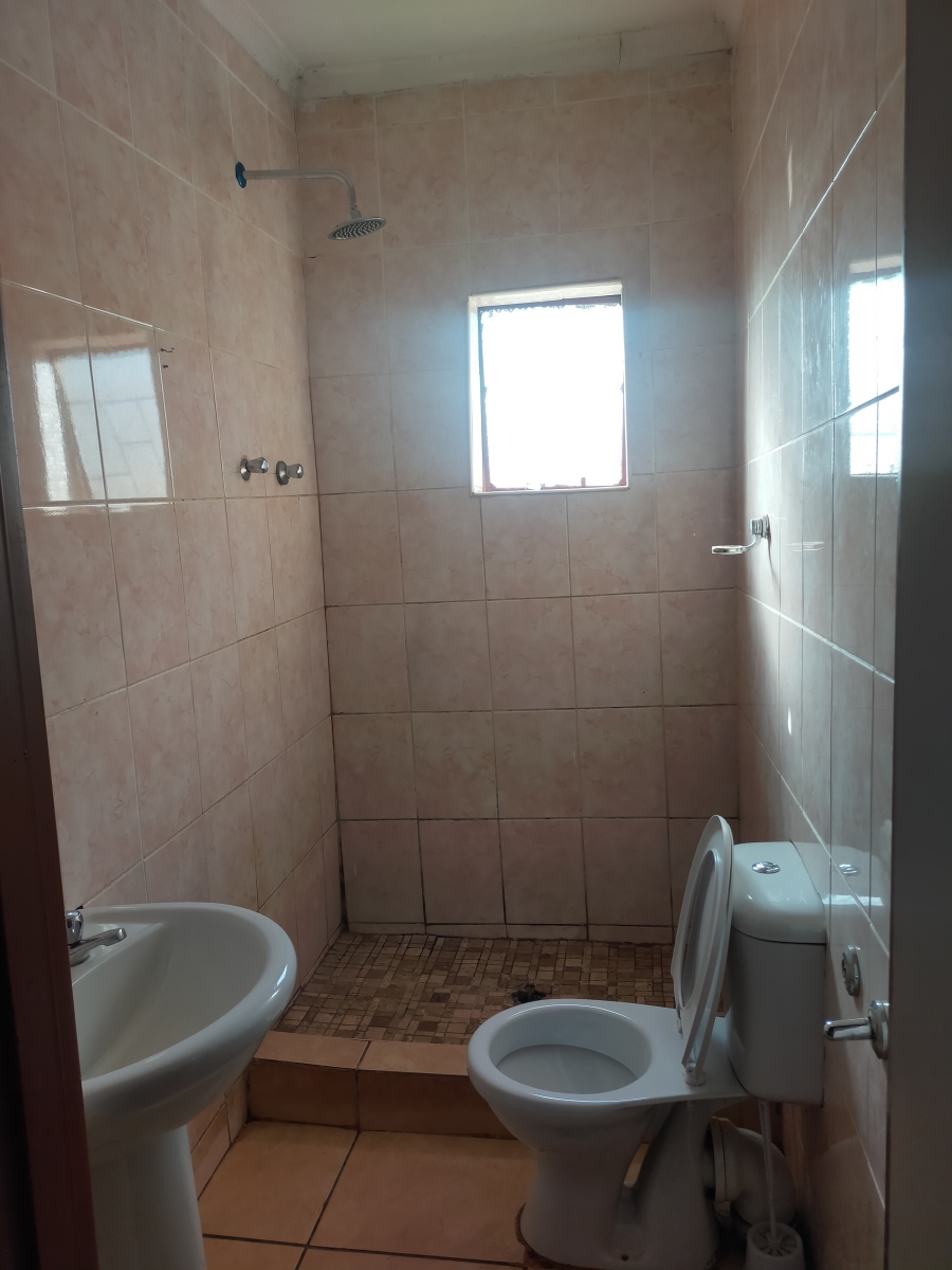 15 Bedroom Property for Sale in Shayandima Limpopo