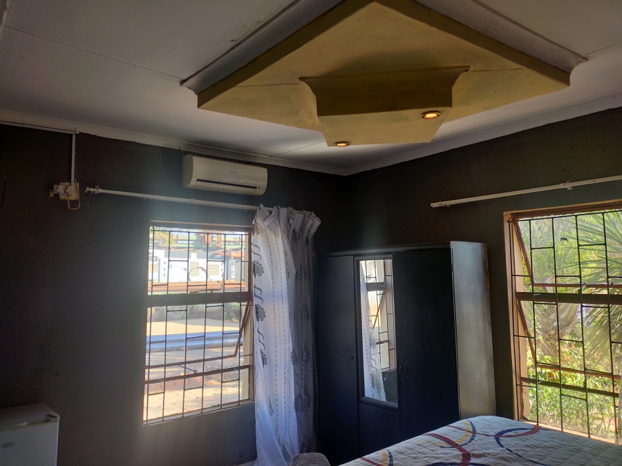 15 Bedroom Property for Sale in Shayandima Limpopo