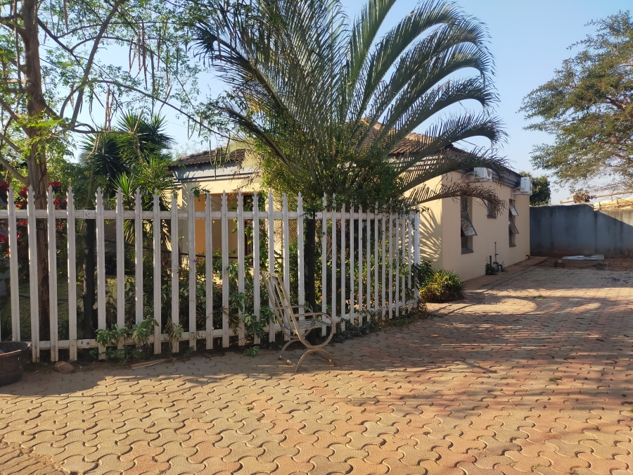 15 Bedroom Property for Sale in Shayandima Limpopo