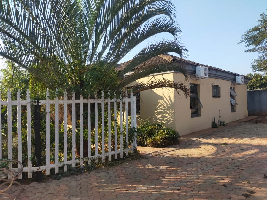 15 Bedroom Property for Sale in Shayandima Limpopo