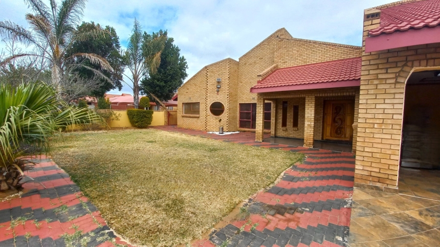 4 Bedroom Property for Sale in Flora Park Limpopo