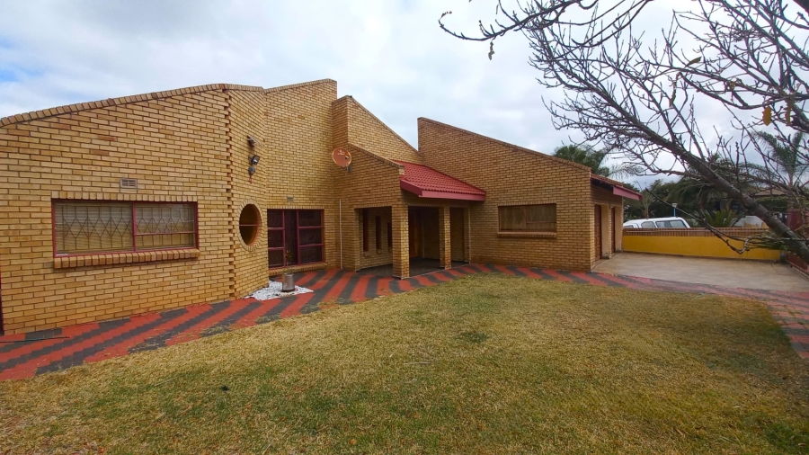 4 Bedroom Property for Sale in Flora Park Limpopo