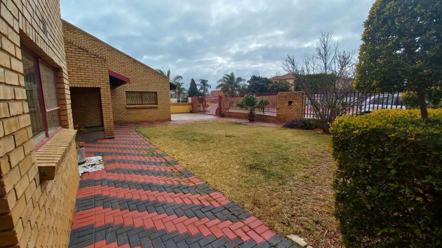 4 Bedroom Property for Sale in Flora Park Limpopo