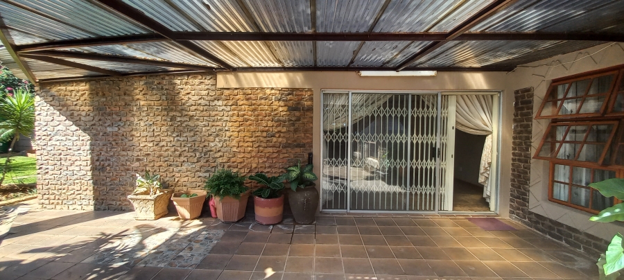 4 Bedroom Property for Sale in Fauna Park Limpopo