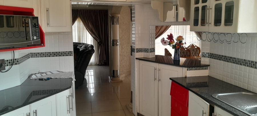 6 Bedroom Property for Sale in Chroompark Limpopo