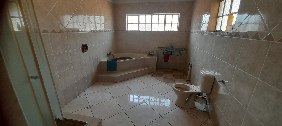 6 Bedroom Property for Sale in Chroompark Limpopo