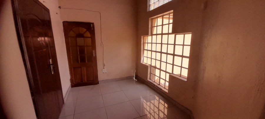 6 Bedroom Property for Sale in Chroompark Limpopo