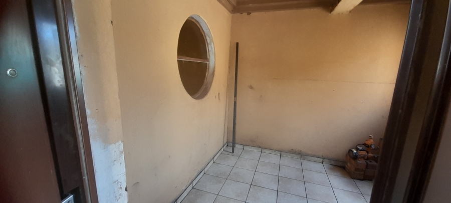 6 Bedroom Property for Sale in Chroompark Limpopo