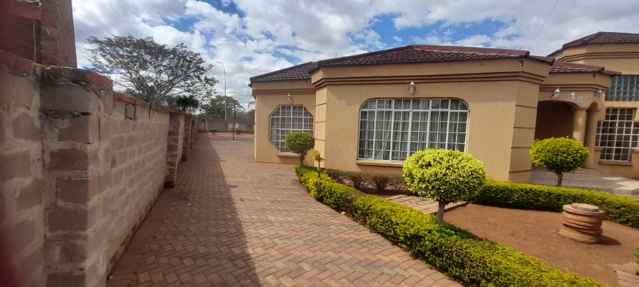 6 Bedroom Property for Sale in Chroompark Limpopo