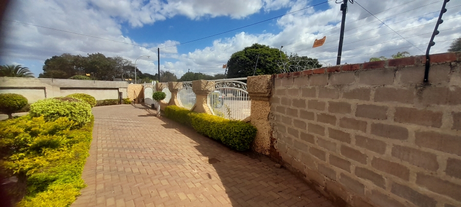 6 Bedroom Property for Sale in Chroompark Limpopo