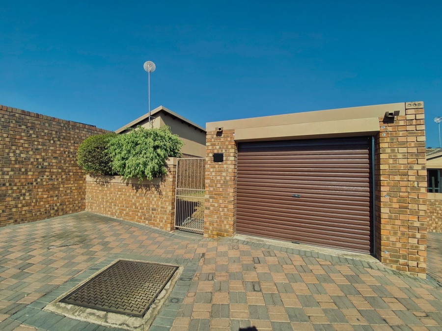 2 Bedroom Property for Sale in Bendor Limpopo